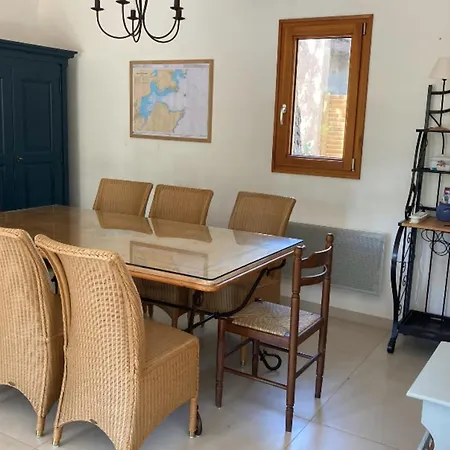 Spacious House With Terrace - 8 Minutes Away *