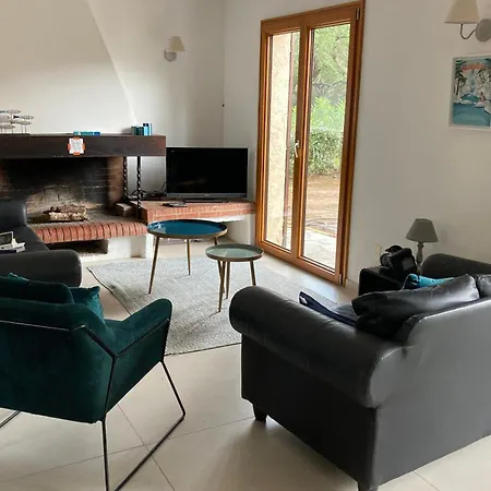 Spacious House With Terrace - 8 Minutes Away Lecci